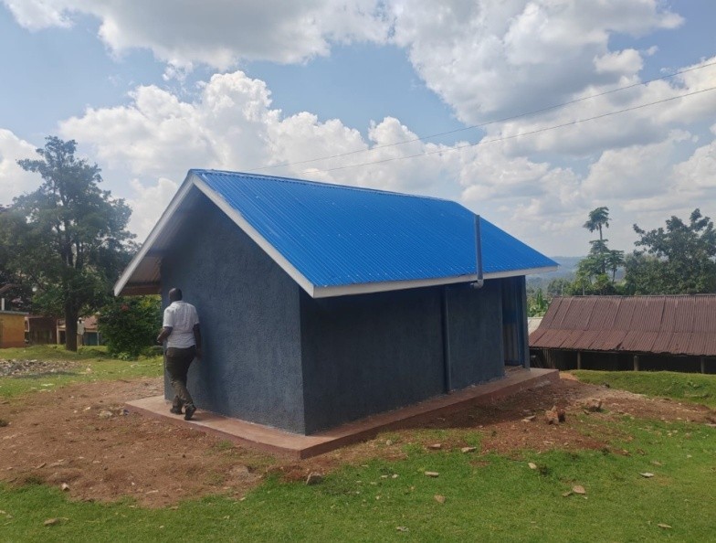Modern toilet at Tabaka market